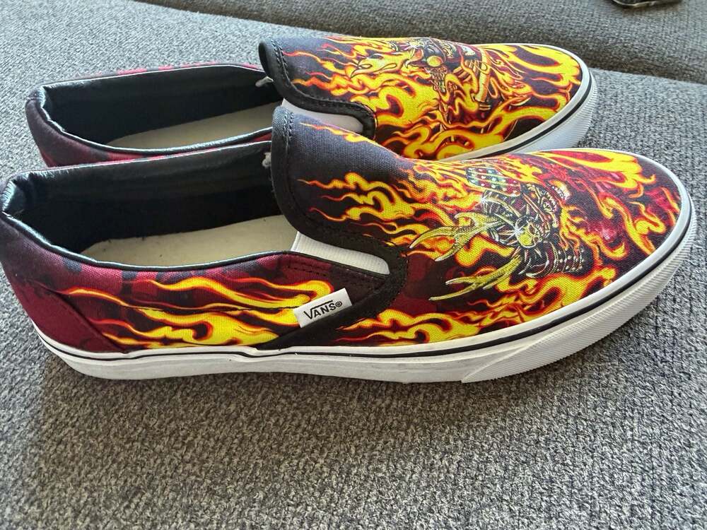 Vans Classic Slip-On 'Samurai Rising' Skull Flame Sneakers - Picture 5 of 7
